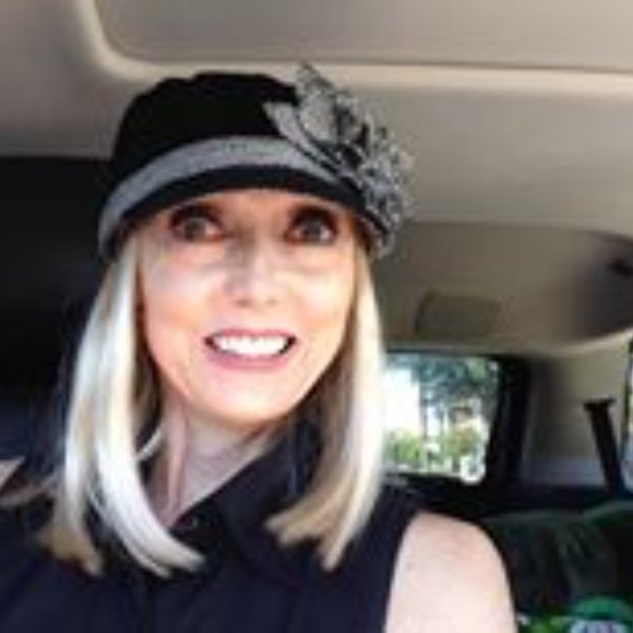 Meet your Posher, Kim - Picture 2 of 3